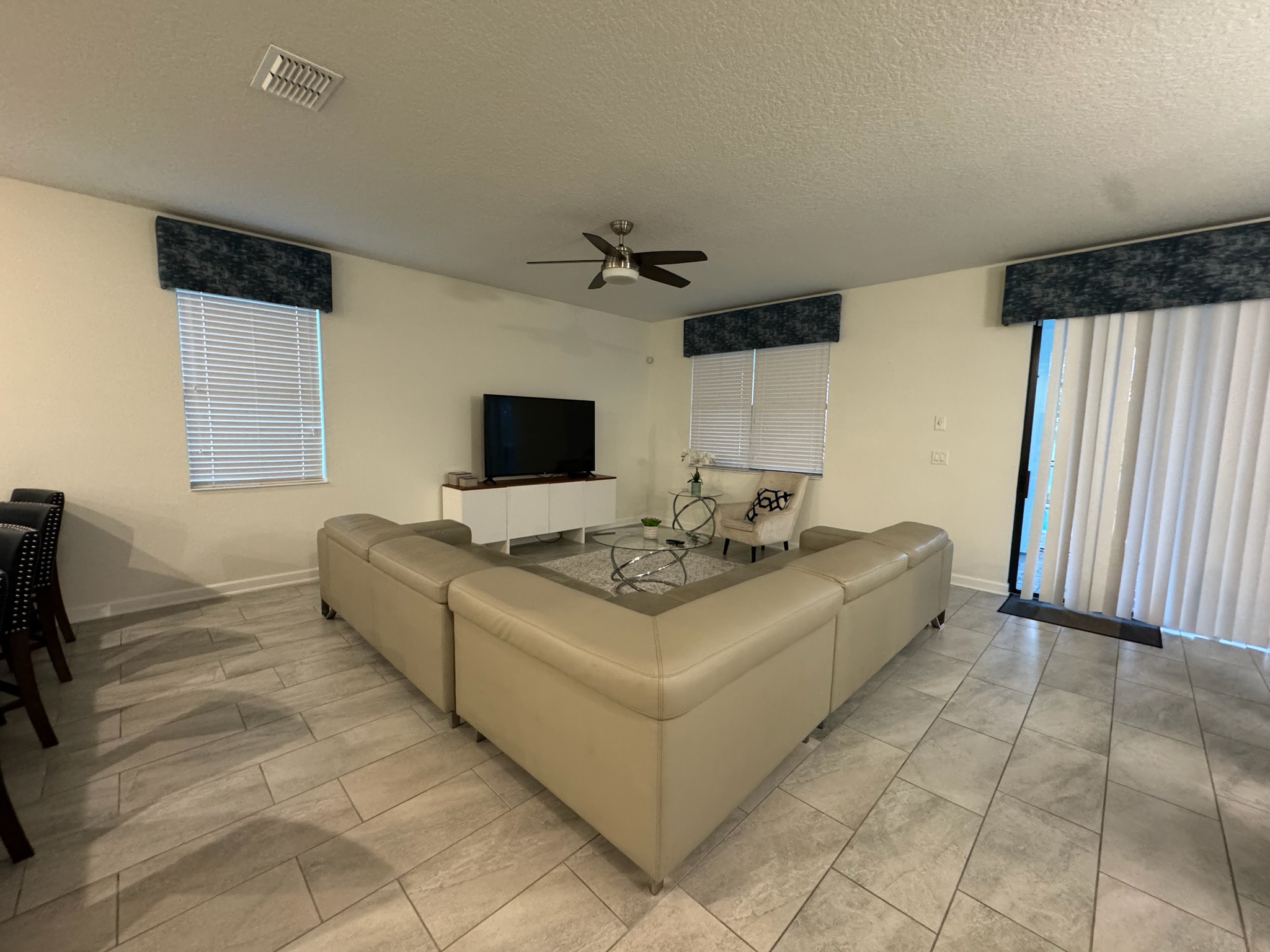 Living room before its interior transformation